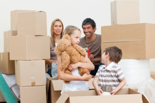 Commercial and residential moving truck service around Elephant and Castle